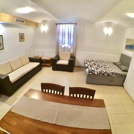 Carla Studio Apartment Zagreb Luaran gambar