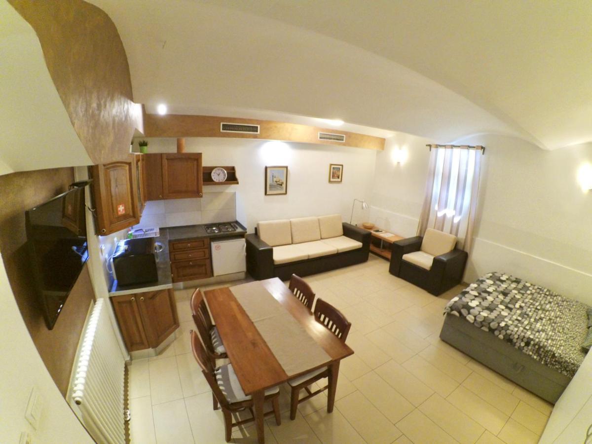 Carla Studio Apartment Zagreb Luaran gambar