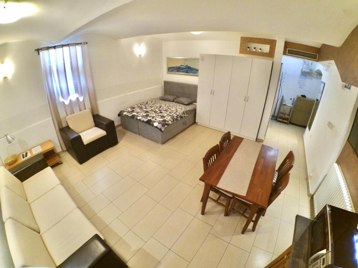 Carla Studio Apartment Zagreb Luaran gambar