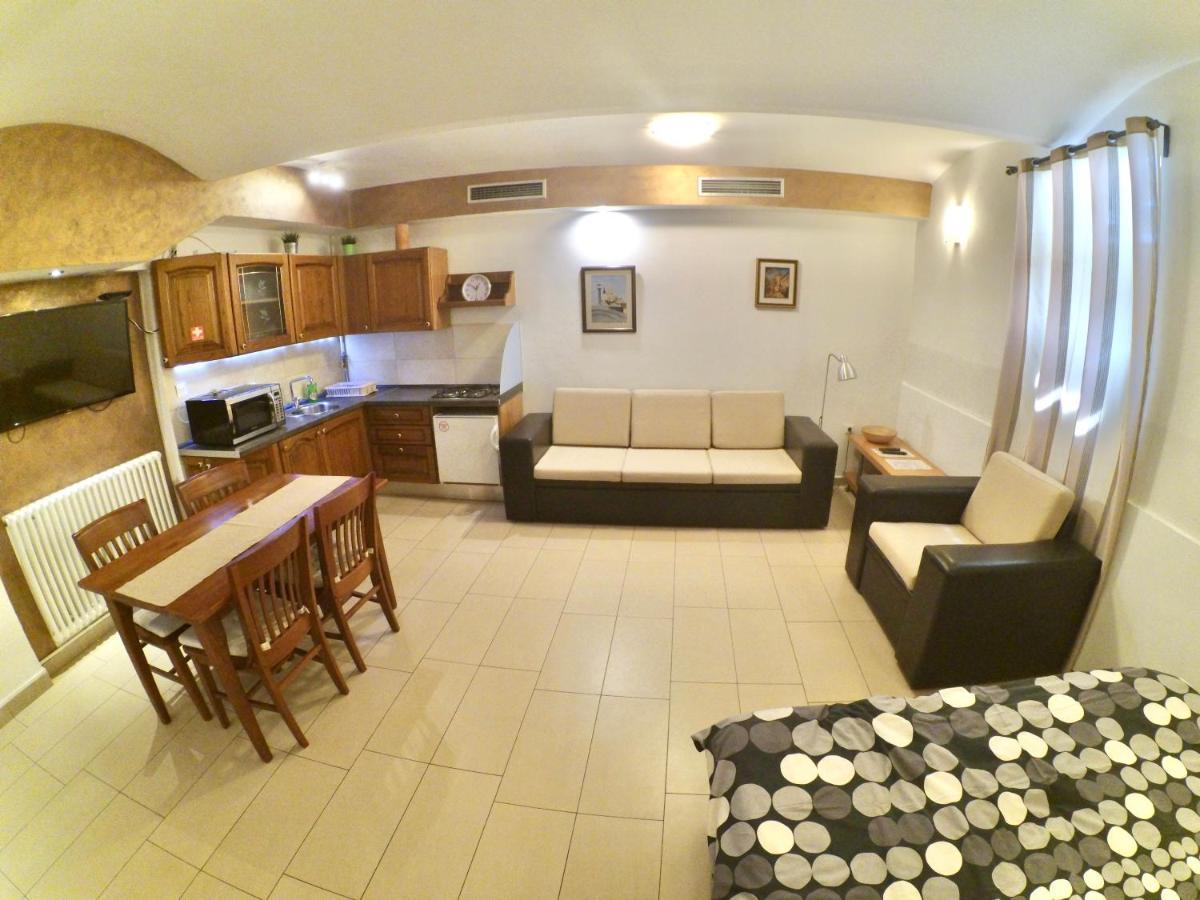 Carla Studio Apartment Zagreb Luaran gambar