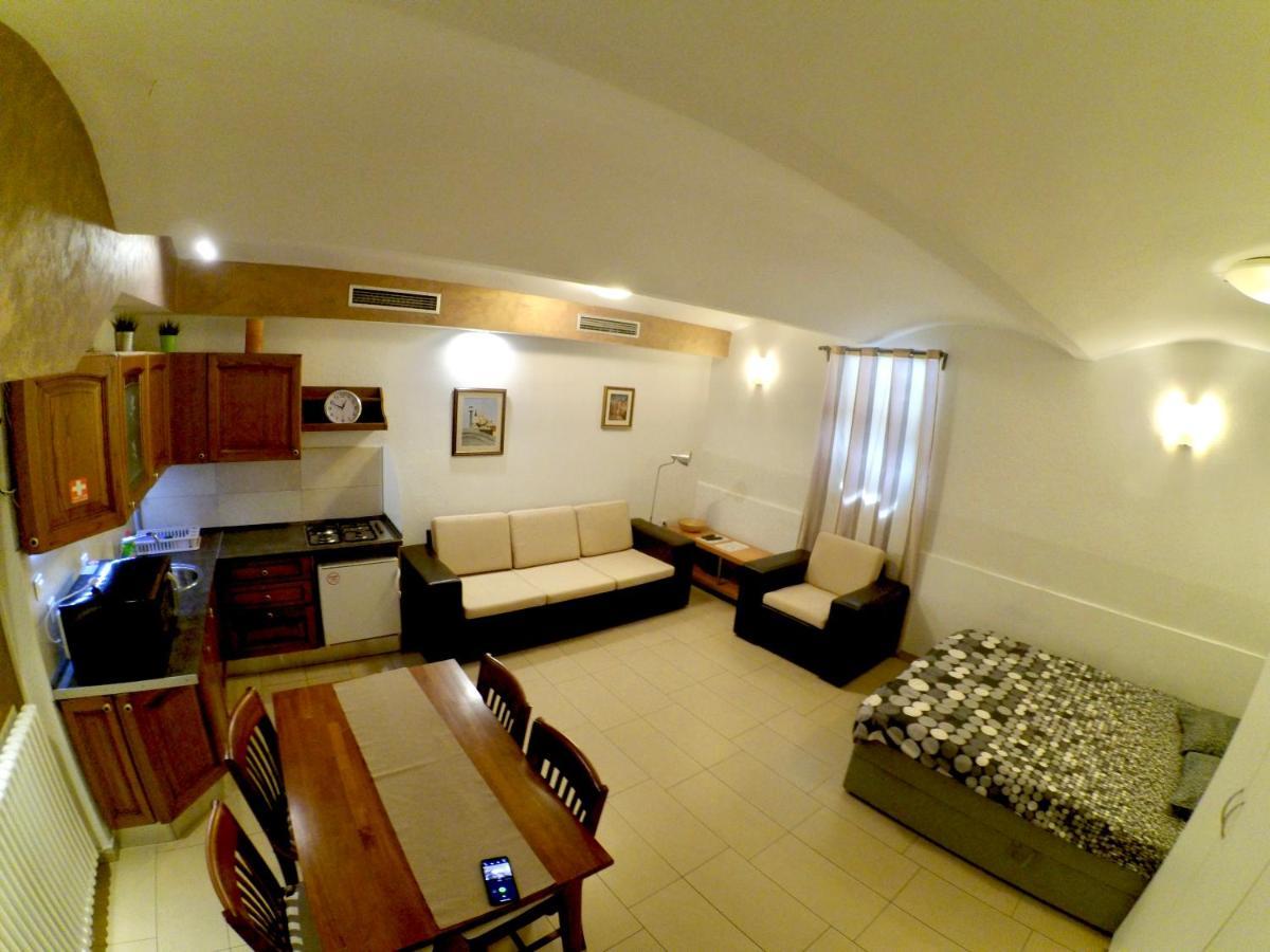 Carla Studio Apartment Zagreb Luaran gambar