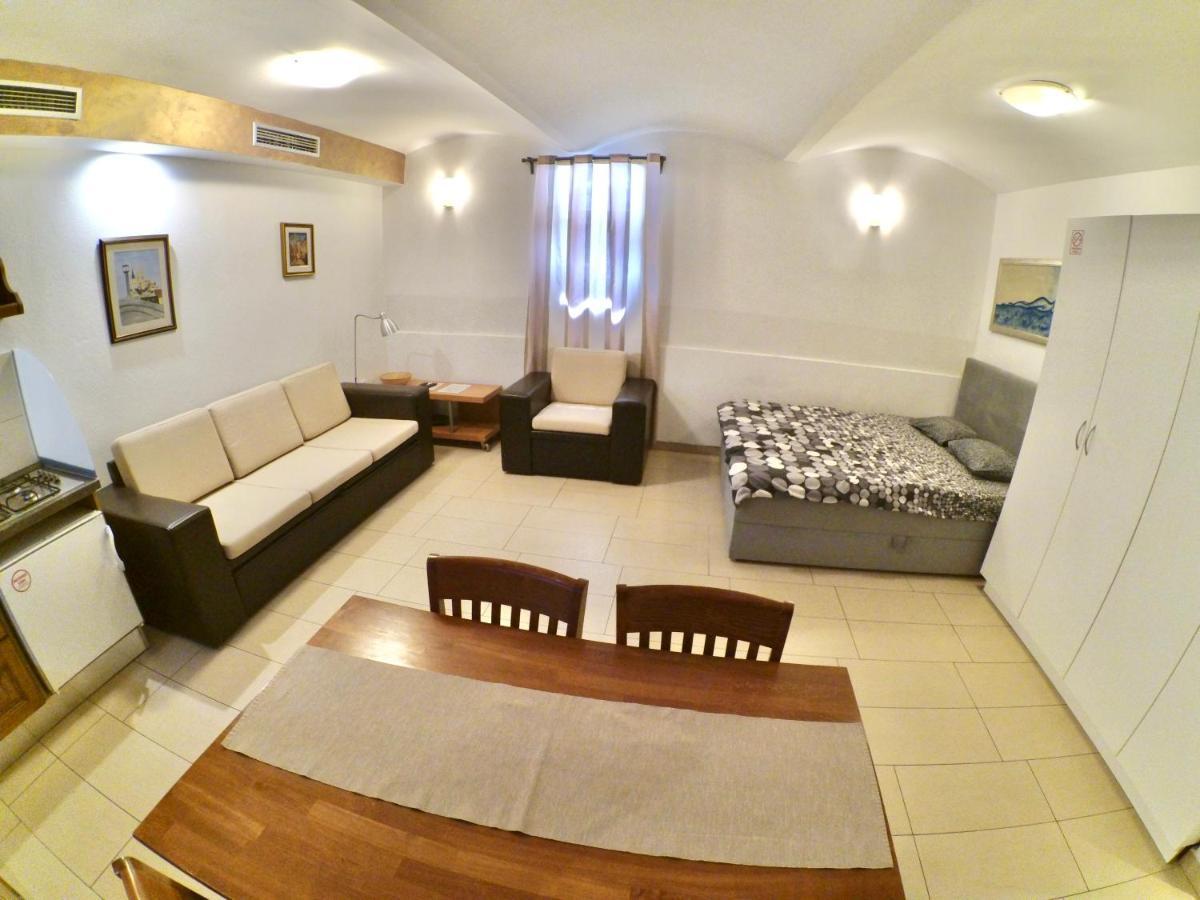 Carla Studio Apartment Zagreb Luaran gambar