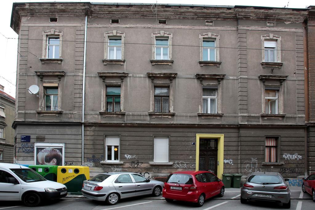 Carla Studio Apartment Zagreb Bilik gambar